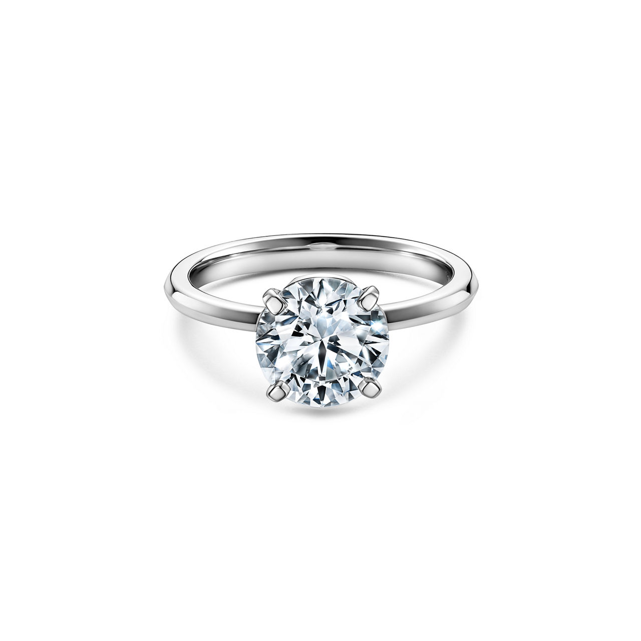 Engagement Ring with a Round Brilliant Diamond