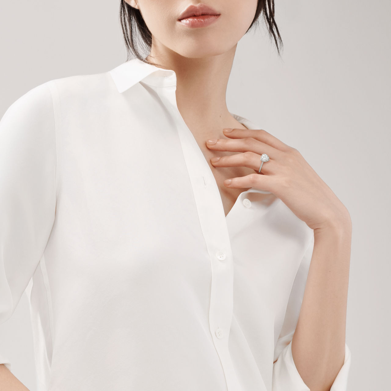 Heart-shaped Halo Engagement Ring with a Diamond Platinum Band