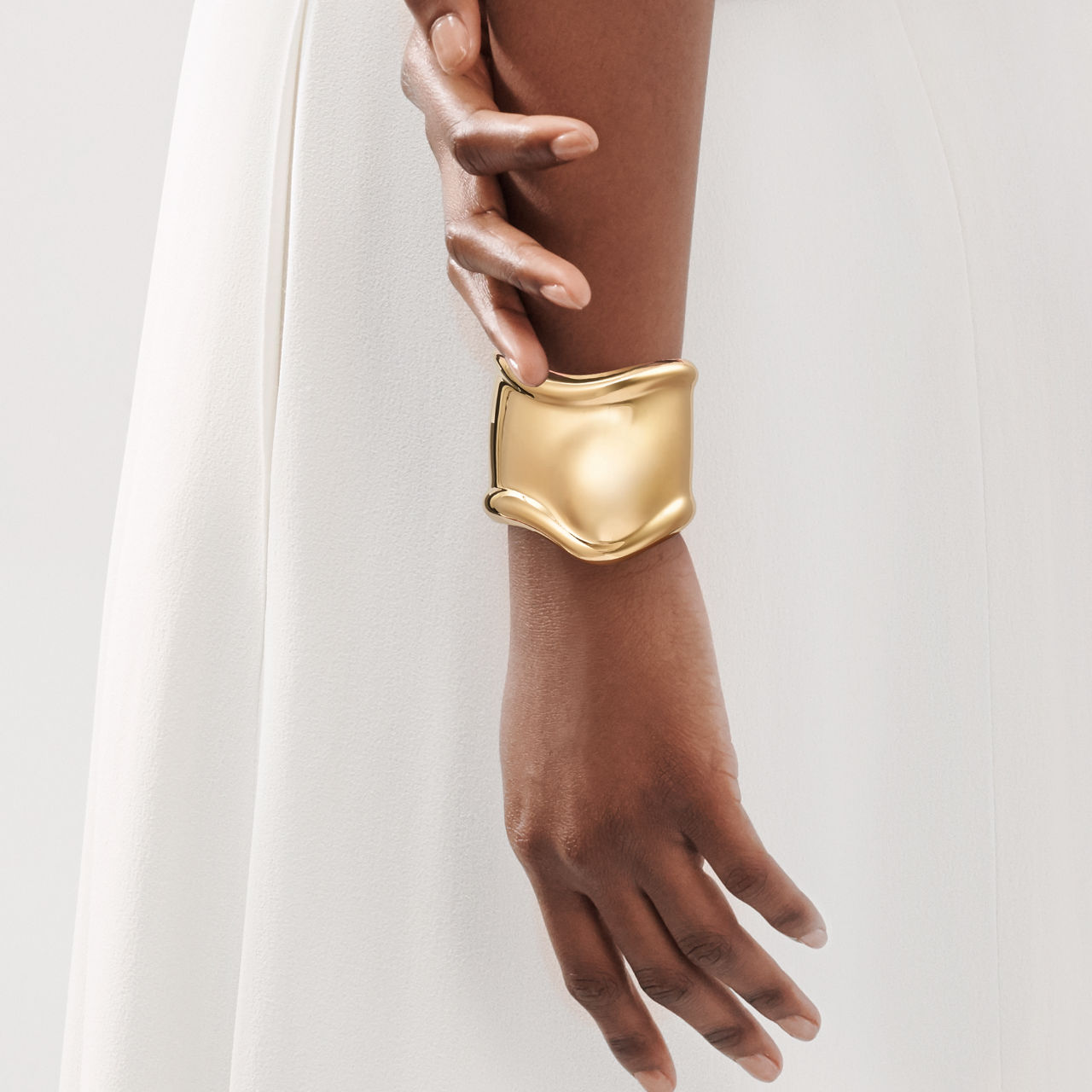 Medium Bone Cuff in 18k Gold