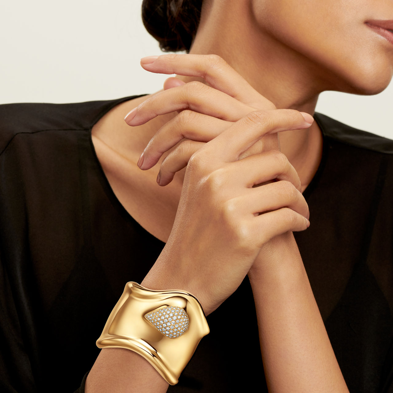 Bone Cuff in Yellow Gold with Pavé Diamonds, 61 mm Wide