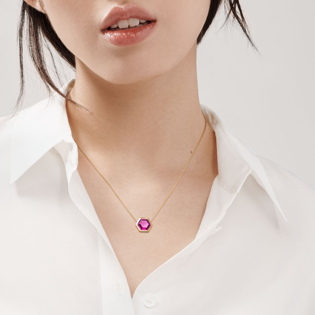 Hexagon Pendant in 18k Gold with a Rubellite