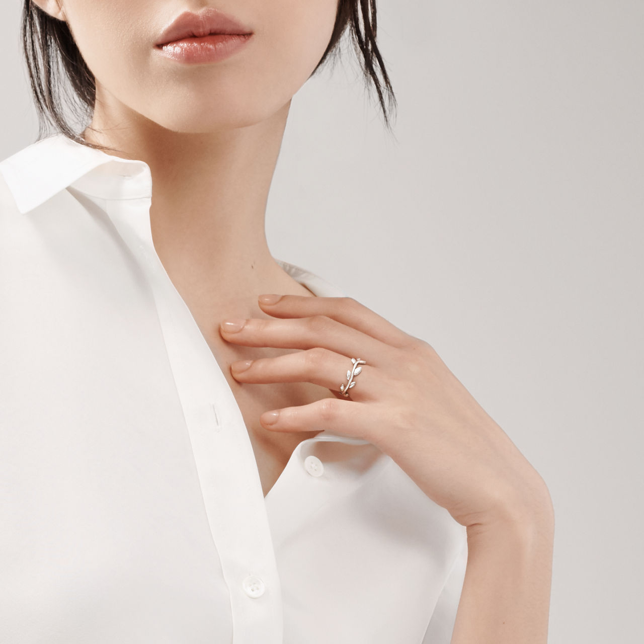 Olive Leaf Band Ring in Silver, Narrow